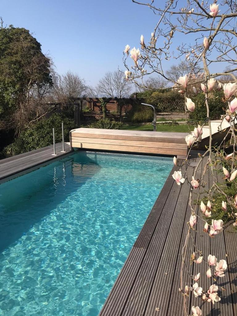 Aussichtszimmer Mit Modernem Glasbad Und Balkon Coblença Exterior foto