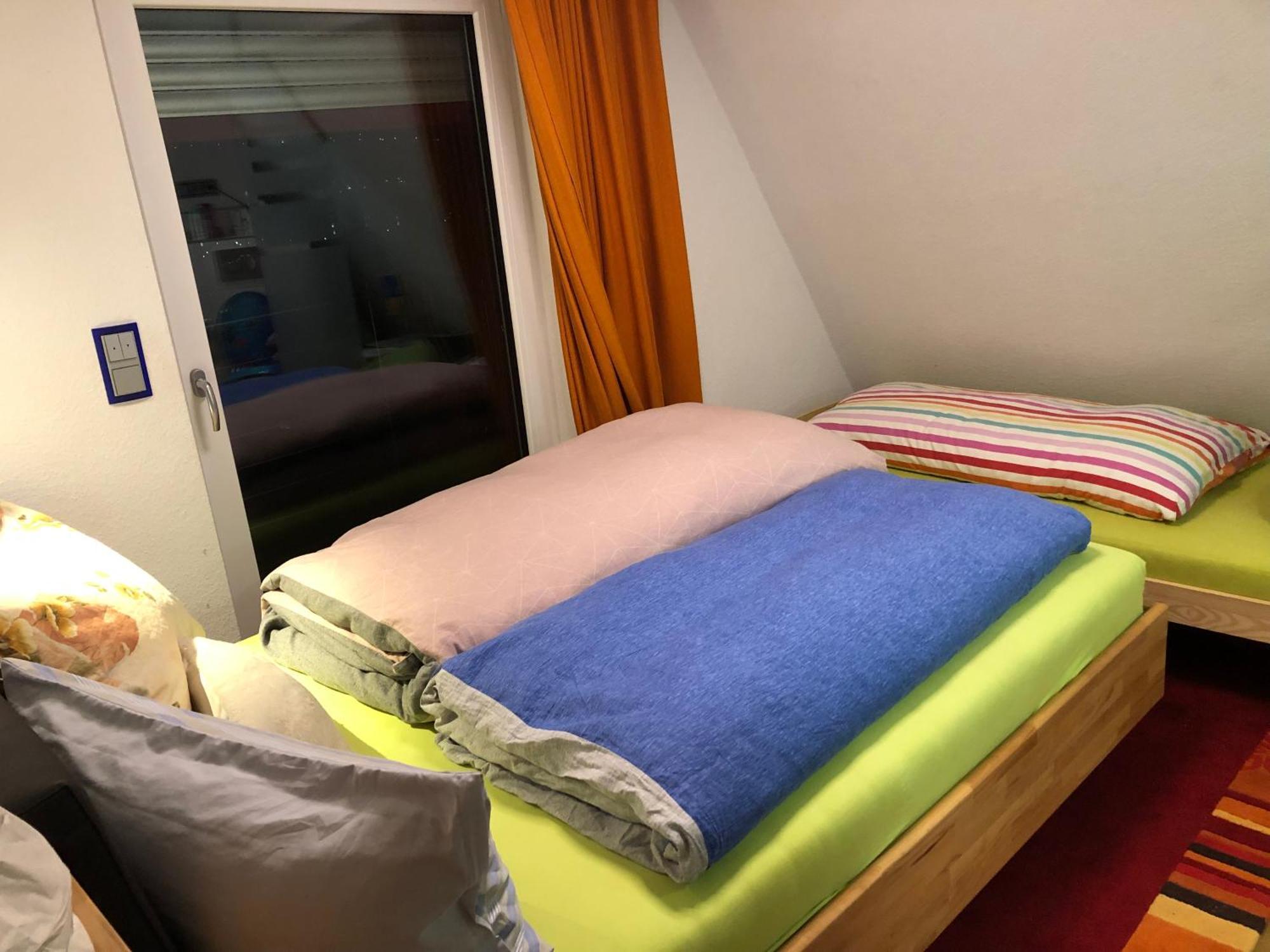 Aussichtszimmer Mit Modernem Glasbad Und Balkon Coblença Exterior foto